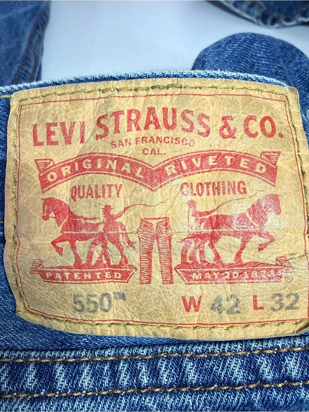 Levi's 500 Series Men's Relaxed Fit Tapered Leg Medium Wash Denim Jeans